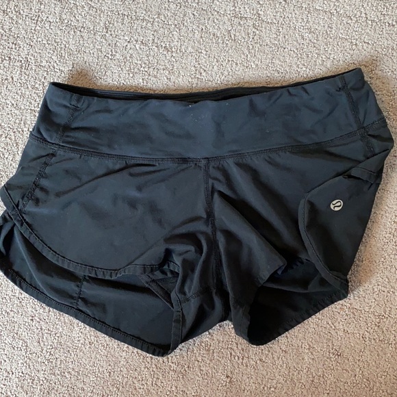 lululemon athletica Pants - Size four black 2.5” speed up shorts